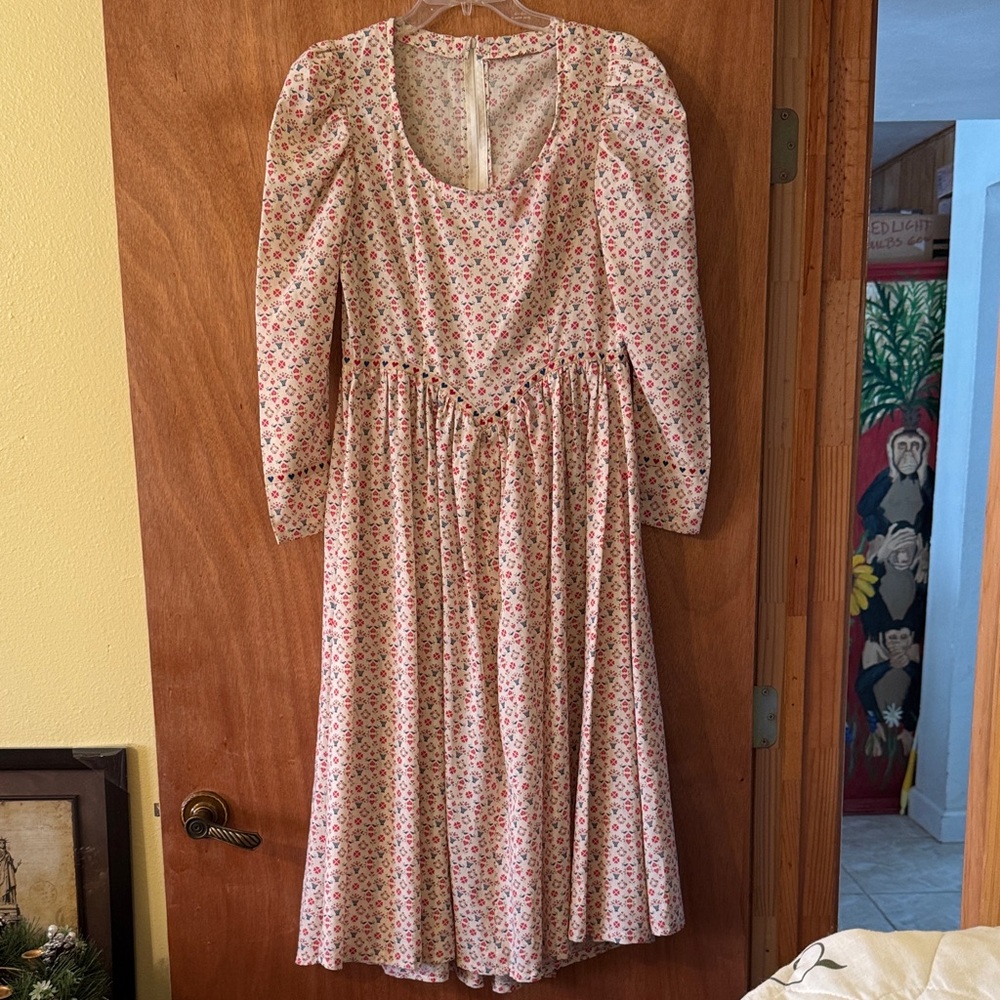 Vintage handmade patriotic Floral LS maxi Dress with bonnet, apron/collar  (mlb)